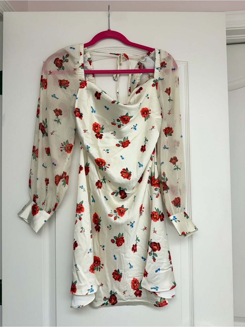 NWOT WEWOREWHAT Floral Cream Red Rose Mini Dress Size 2